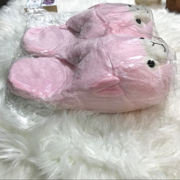 BRAND NEW Pink Plush Alpaca Slippers - Picture 9 of 12